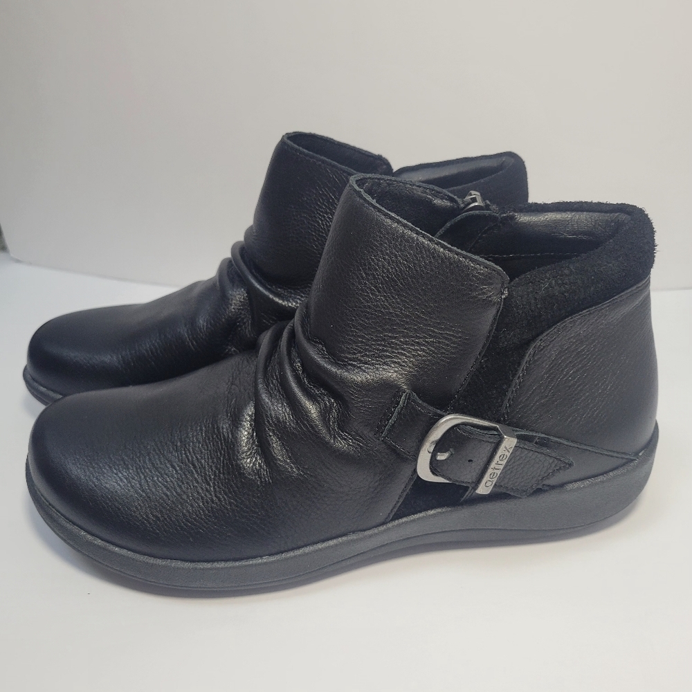 New Women's Black Leather Aetrex Luna Buckle Ankle Boots Sz 7